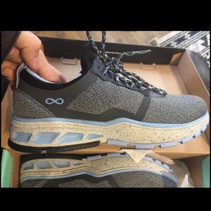 **sold** NEW Infinity Foot Wear Size 7